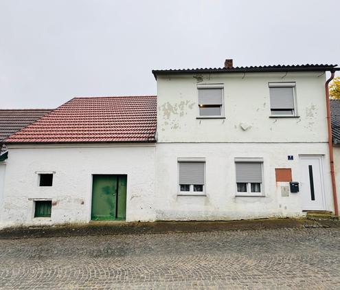 "Einziehen statt einkehren ? wohnen im Presshaus in der Kellergasse"
