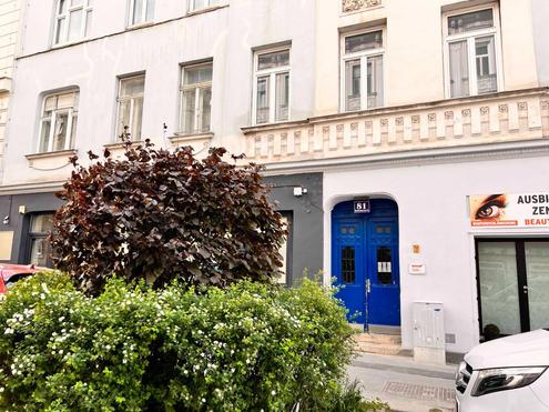 "Charmante 2-Zimmer-Altbauwohnung sucht neuen  Mieter!"