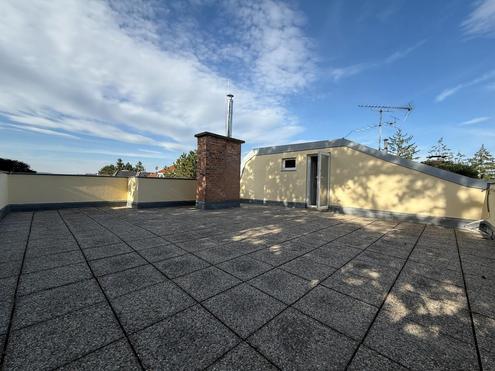 Wunderschn renovierte Dachterrassenwohnung nahe Maurer Hauptplatz (mit Garage)