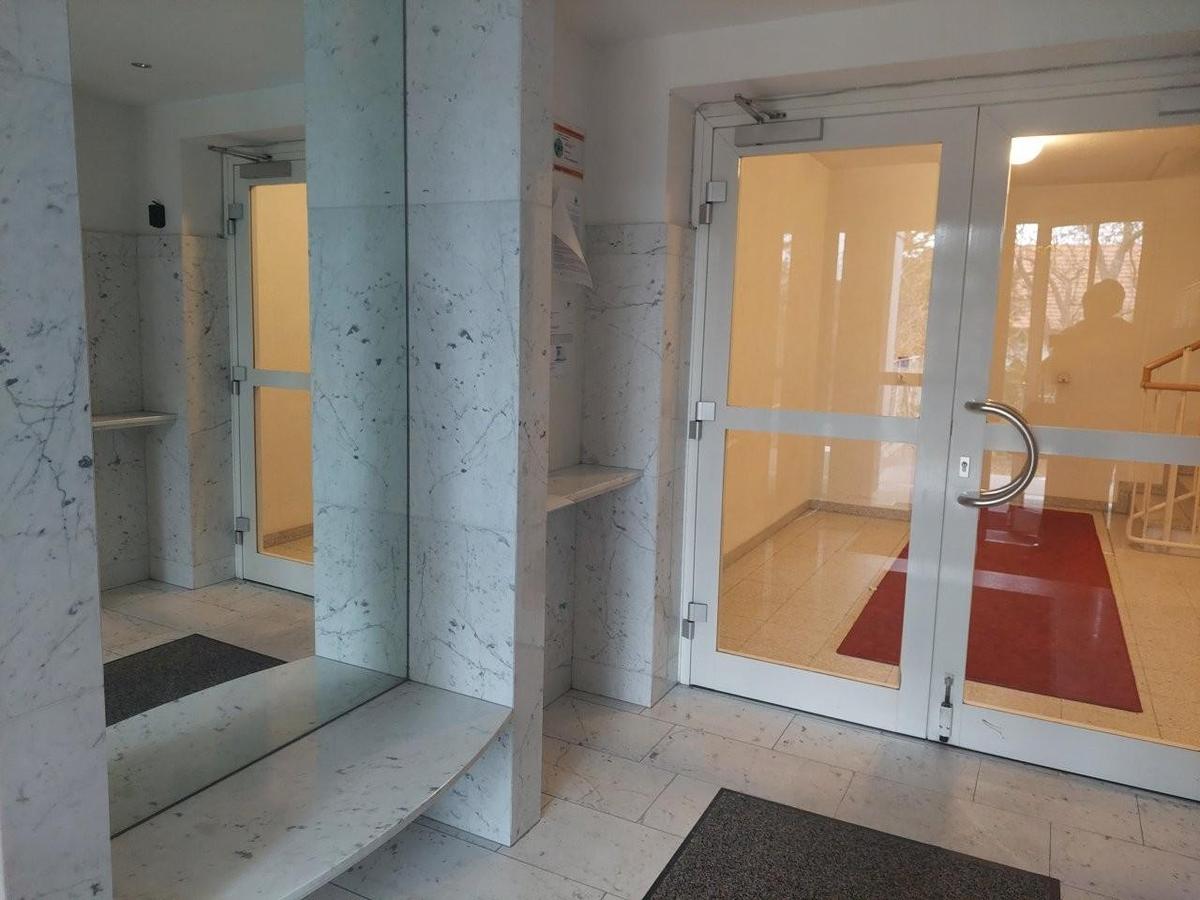 15 Foyer 1130