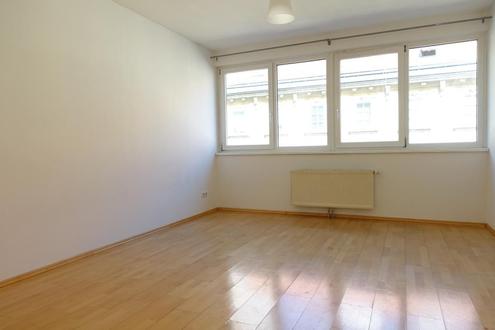 Laudongasse! Zentral begehbar! Küche extra! WG-geeignet!