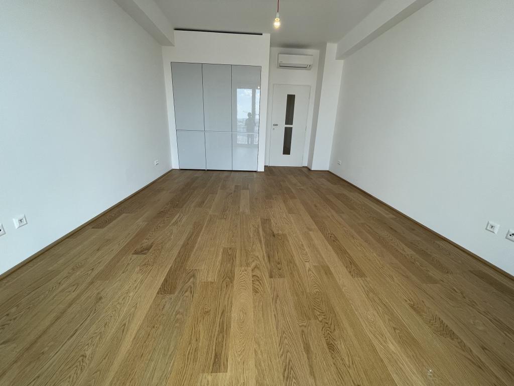 Zimmer - Blick zur Kche