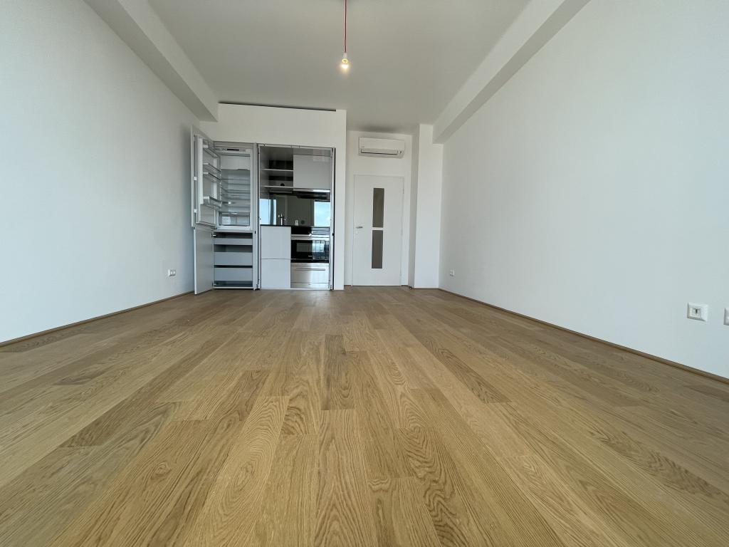 Zimmer - Blick zur Kche