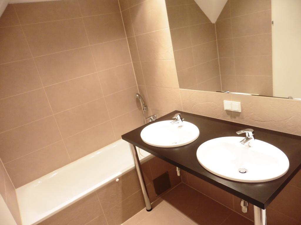 Badezimmer mit Wanne