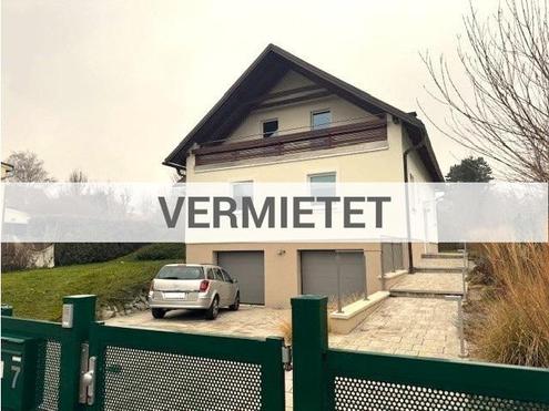 VERMIETET! - "Renoviertes Einfamilienhaus mit Doppelgarage!"