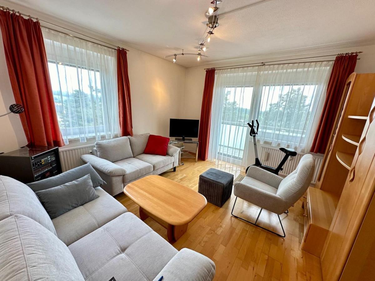 02 Wohnzimmer