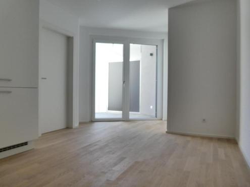 Moderne 2-Zimmer Wohnung mit Loggia // Zw. Burggasse und Neustiftgasse // ab AUGUST!!