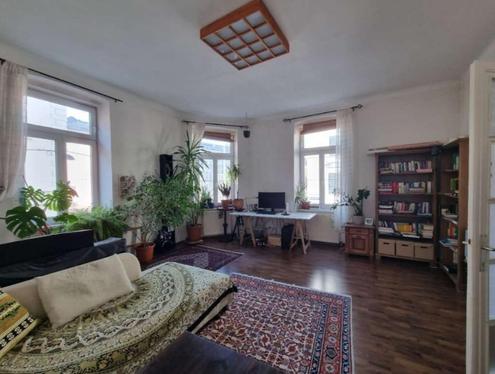 " 3-Zimmer-Altbauwohnung mit moderner Wohnküche & Schwedenofen nahe Yppenplatz!"