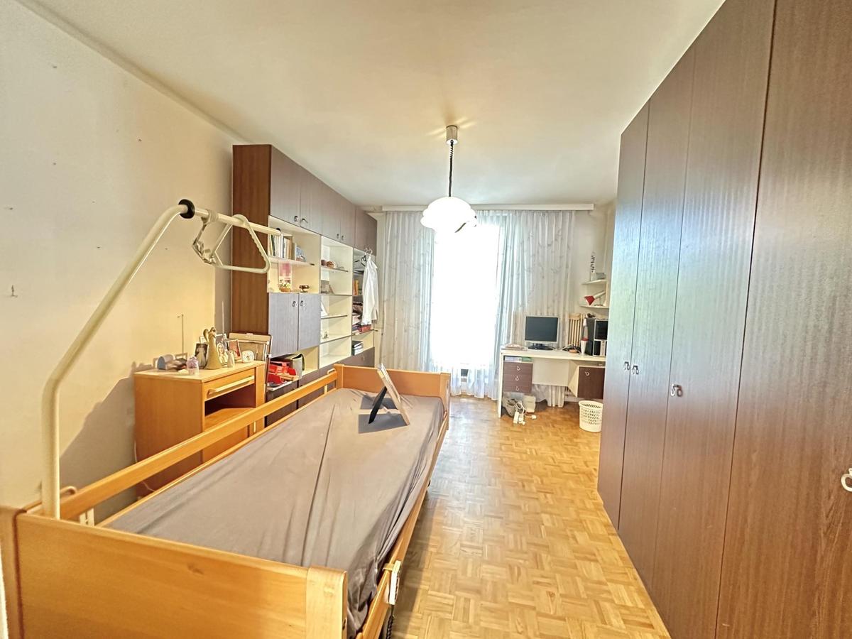 12 Zimmer EG