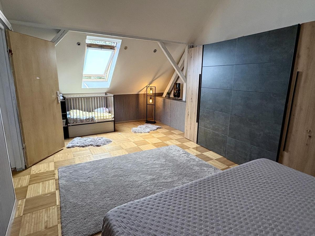 10 1 Zimmer OG Haus