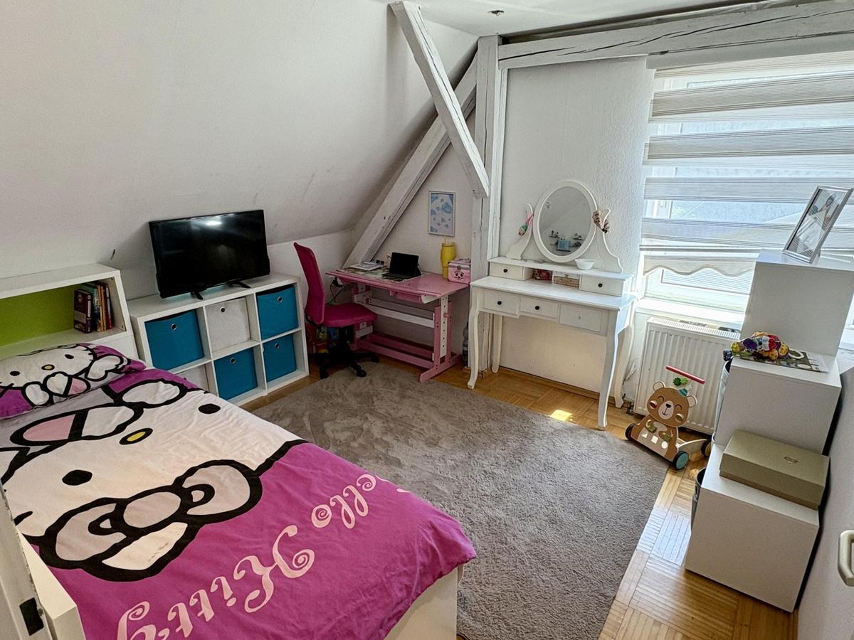 11 1 Zimmer OG Haus