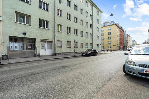 "Top Gelegenheit Vermietets Lokal + Wohnung ? Ideal für Anleger!"