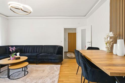 MODERNE WOHNUNG MIT LOGGIA IM ZENTRUM VON HOLLABRUNN!