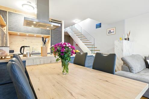 Luxuri�se Maisonette mit Dachterrasse, Whirlpool &amp; Panoramablick - Ihr Penthouse-Traum mit High-End-Ausstattung in Hollabrunn!