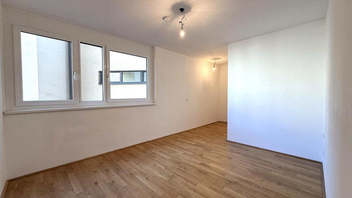 Zimmer mit 2 Schrankraum