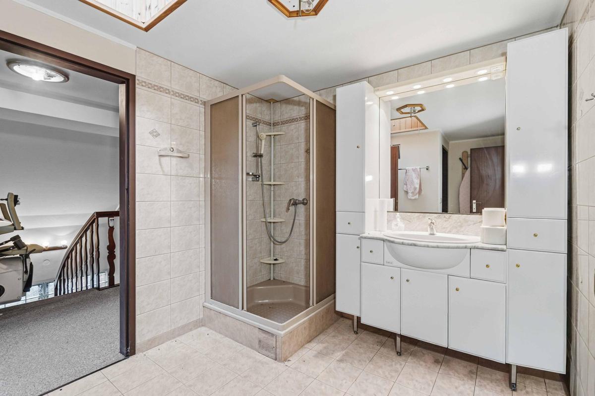 EFH 2325 Velm Mansarde Bad