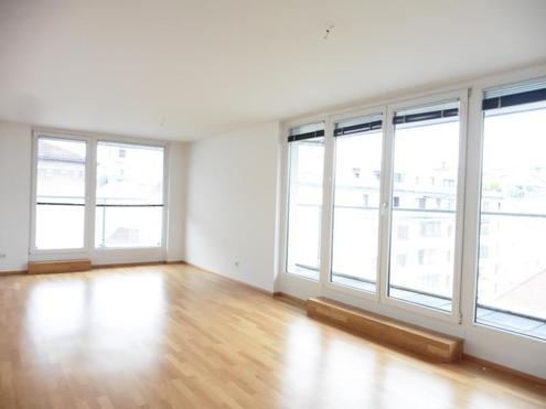 Zieglergasse: Top-moderne DG-Whg. ohne Dachschrägen mit 30m² Terrassenfläche + AB AUGUST!