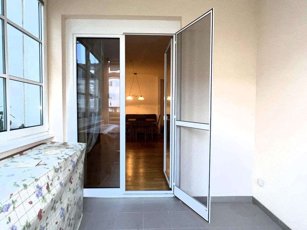 11 Loggia