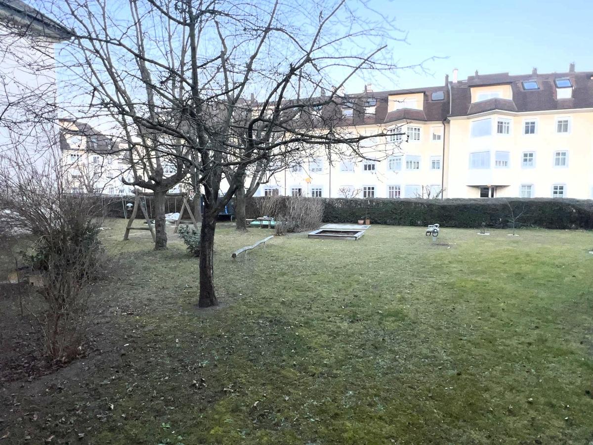 12 Innenhof