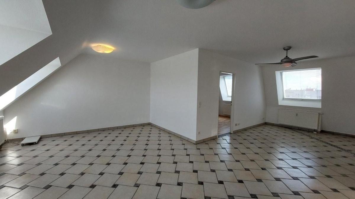 2 Wohnzimmer DG MTW 1220