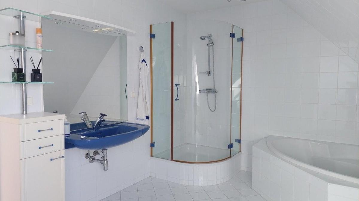 5 Badezimmer DG MTW 1220