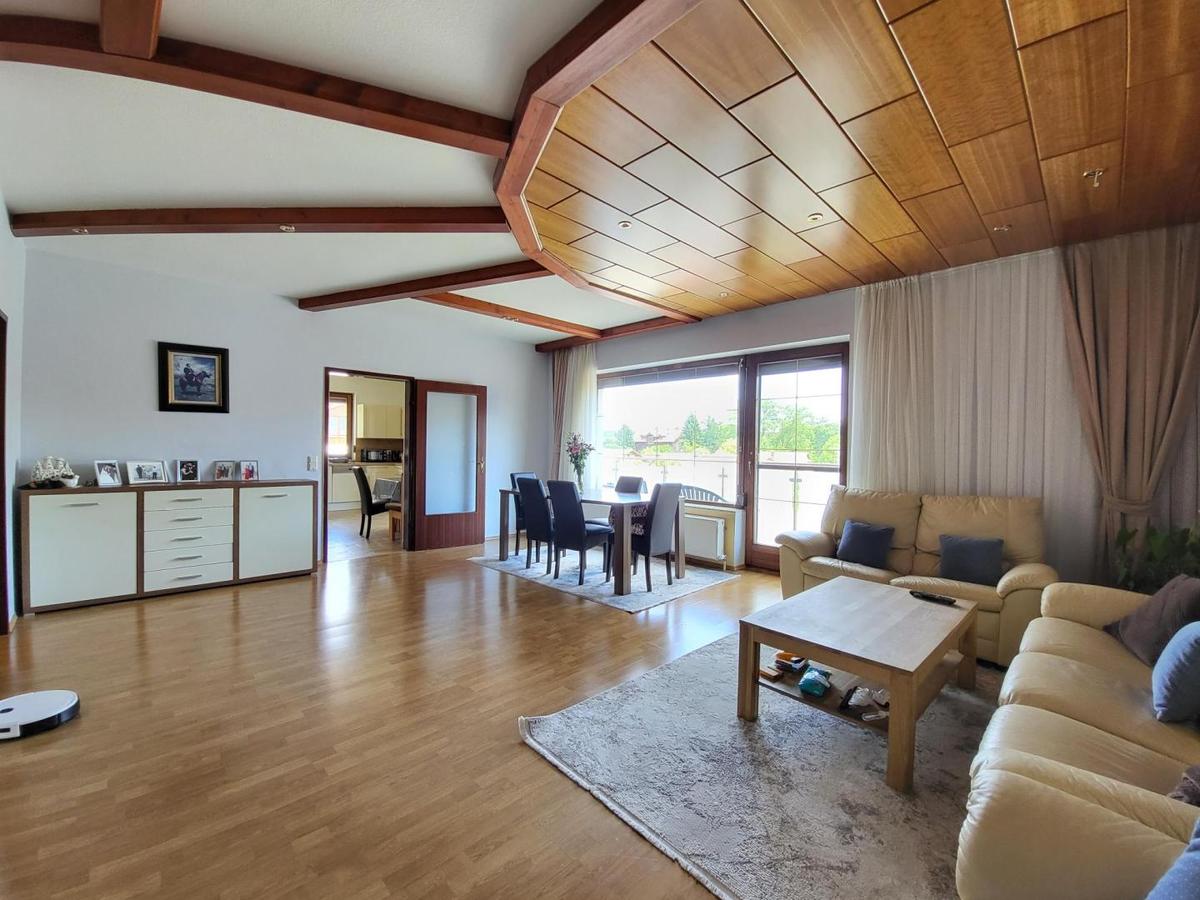 03 OG Wohnzimmer (5)