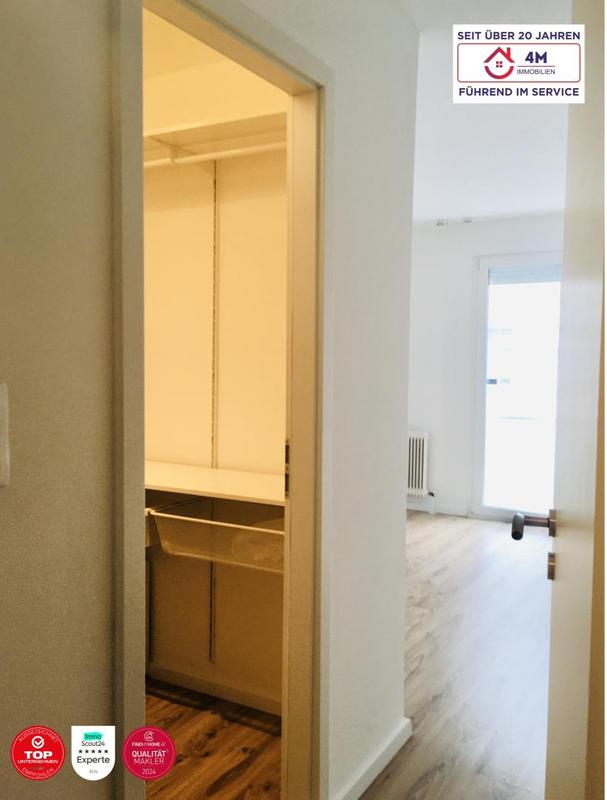Zimmer 2 mit eigener Garderobe