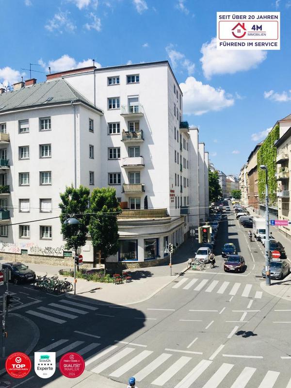 vor dem Haus