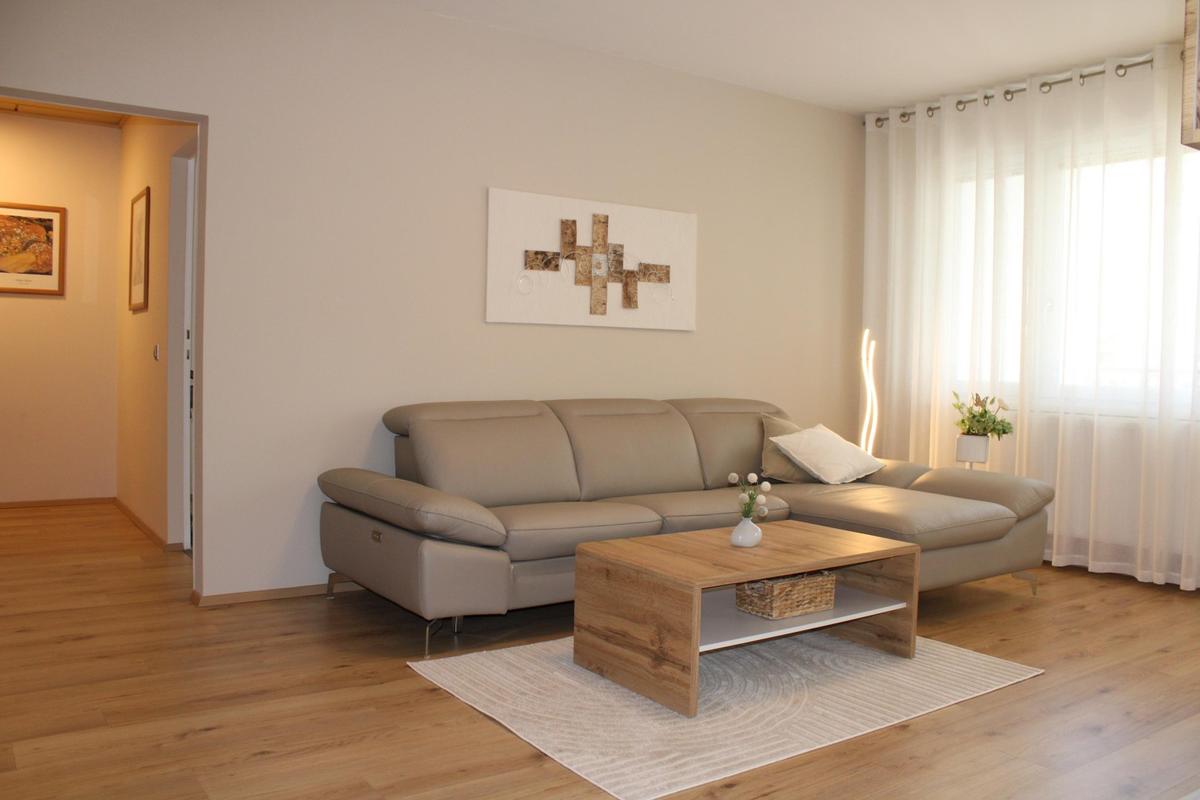 2_Wohnzimmer_1_2