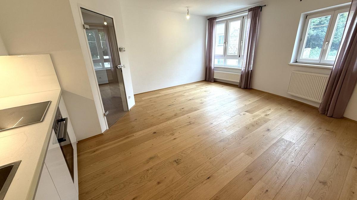 Wohnzimmer mit offener Kche
