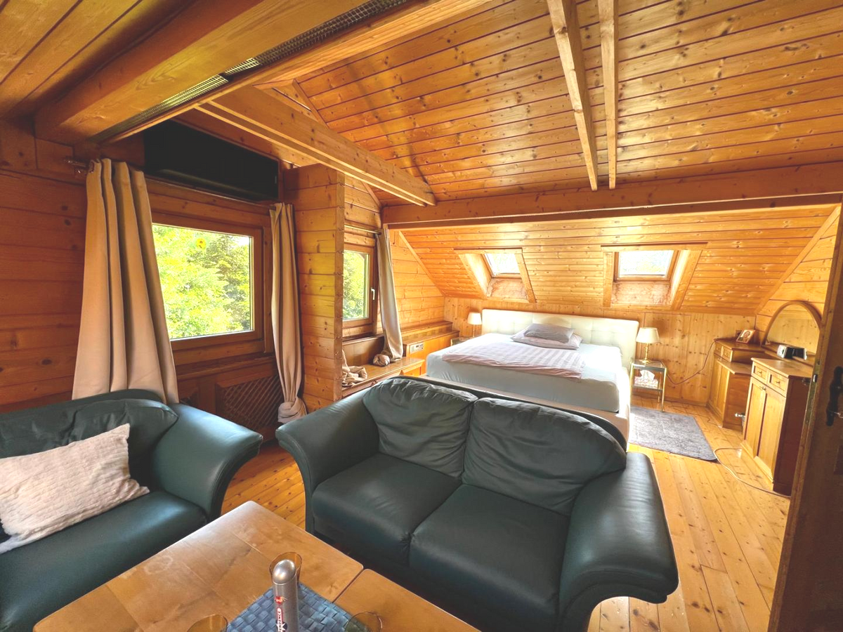 Schlafzimmer DG