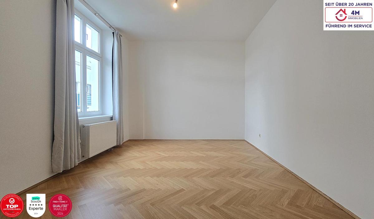 Schlafzimmer 1
