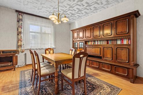"Einfamilienhaus auf ca. 713 m² Eigengrund ? viel Potenzial für Individualisten"