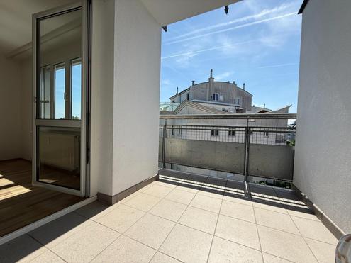 Sonnige Terrassenwohnung in der Hintschiggasse, in ca.35 Minuten in der City!