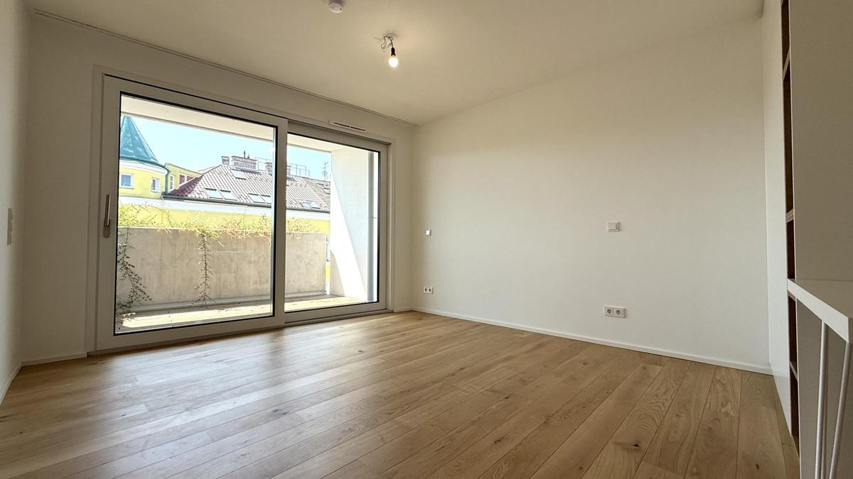 Zimmer - Blick zur Loggia