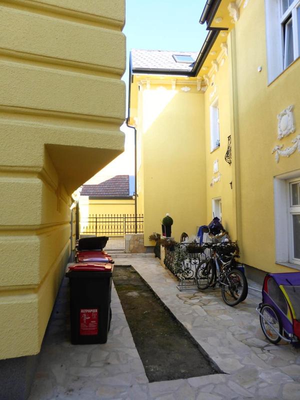 15 Hinterhof