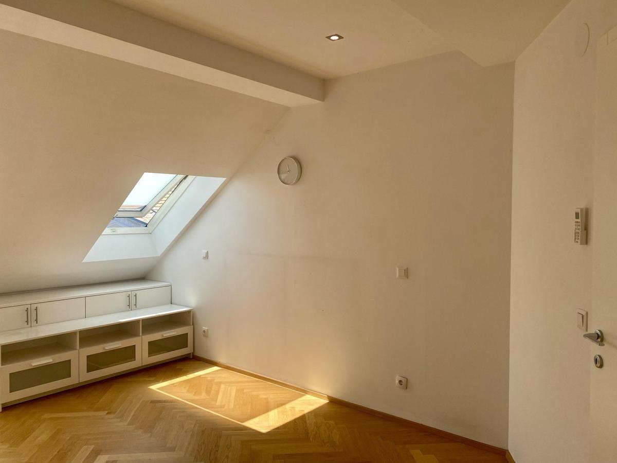 11 Schlafzimmer 1