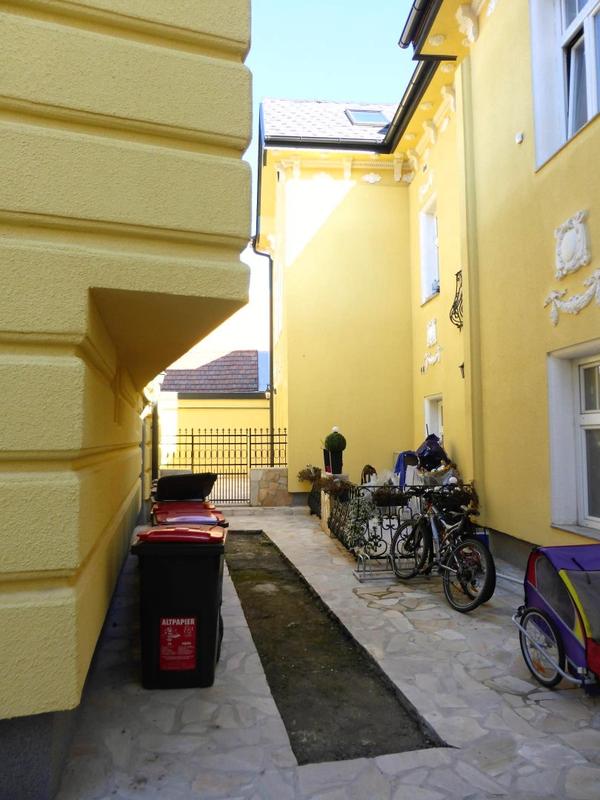 17 Hinterhof