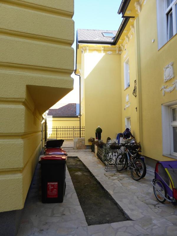 19 Hinterhof
