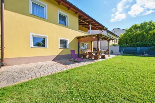 LANDHAUSFLAIR UND PERFEKTES WOHNEN VEREINT - DAS PERFEKTE EINFAMILIENHAUS IN TRESDORF!