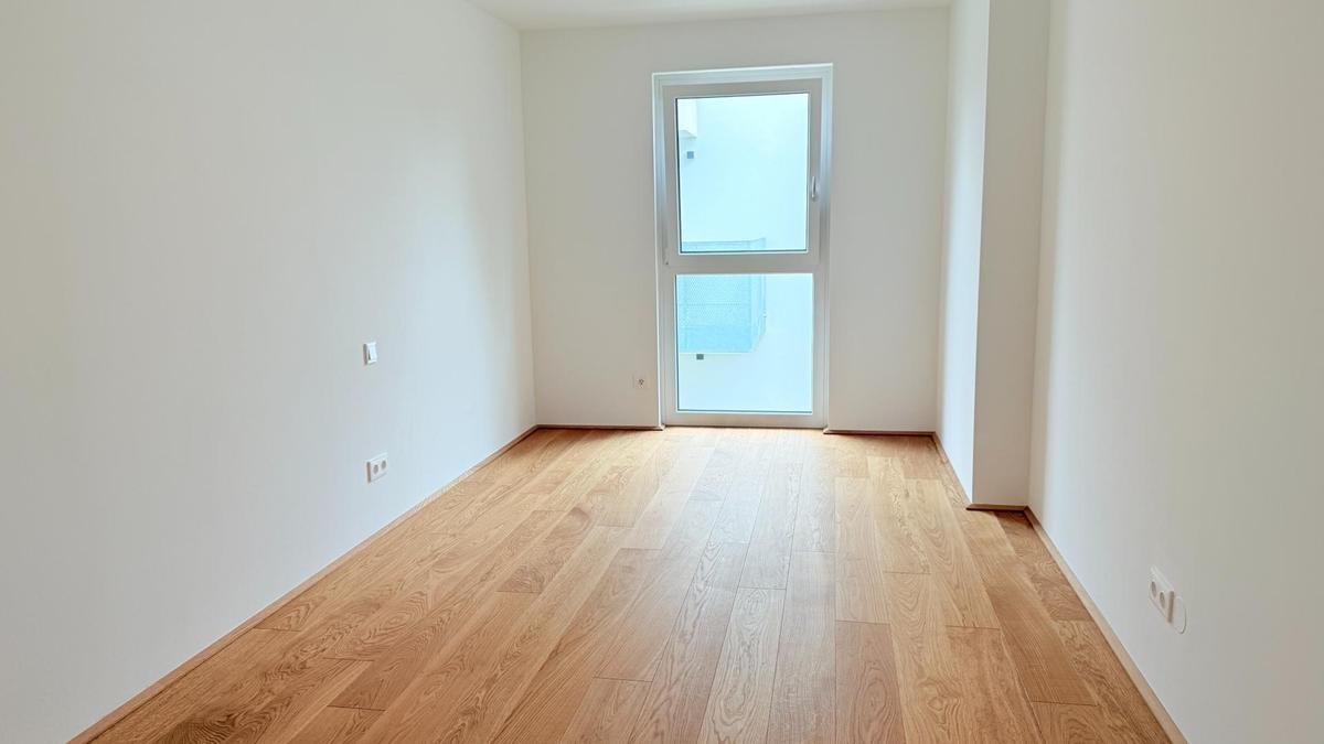 Zimmer mit Blick zum Fenster