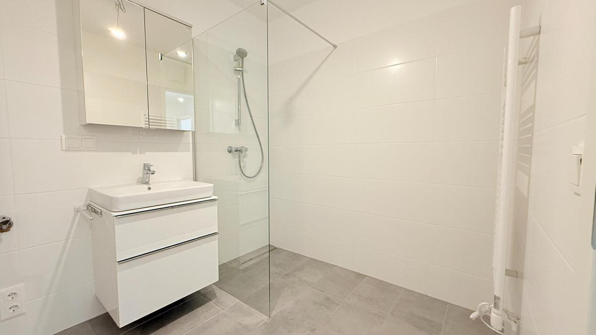 modernes Duschbad