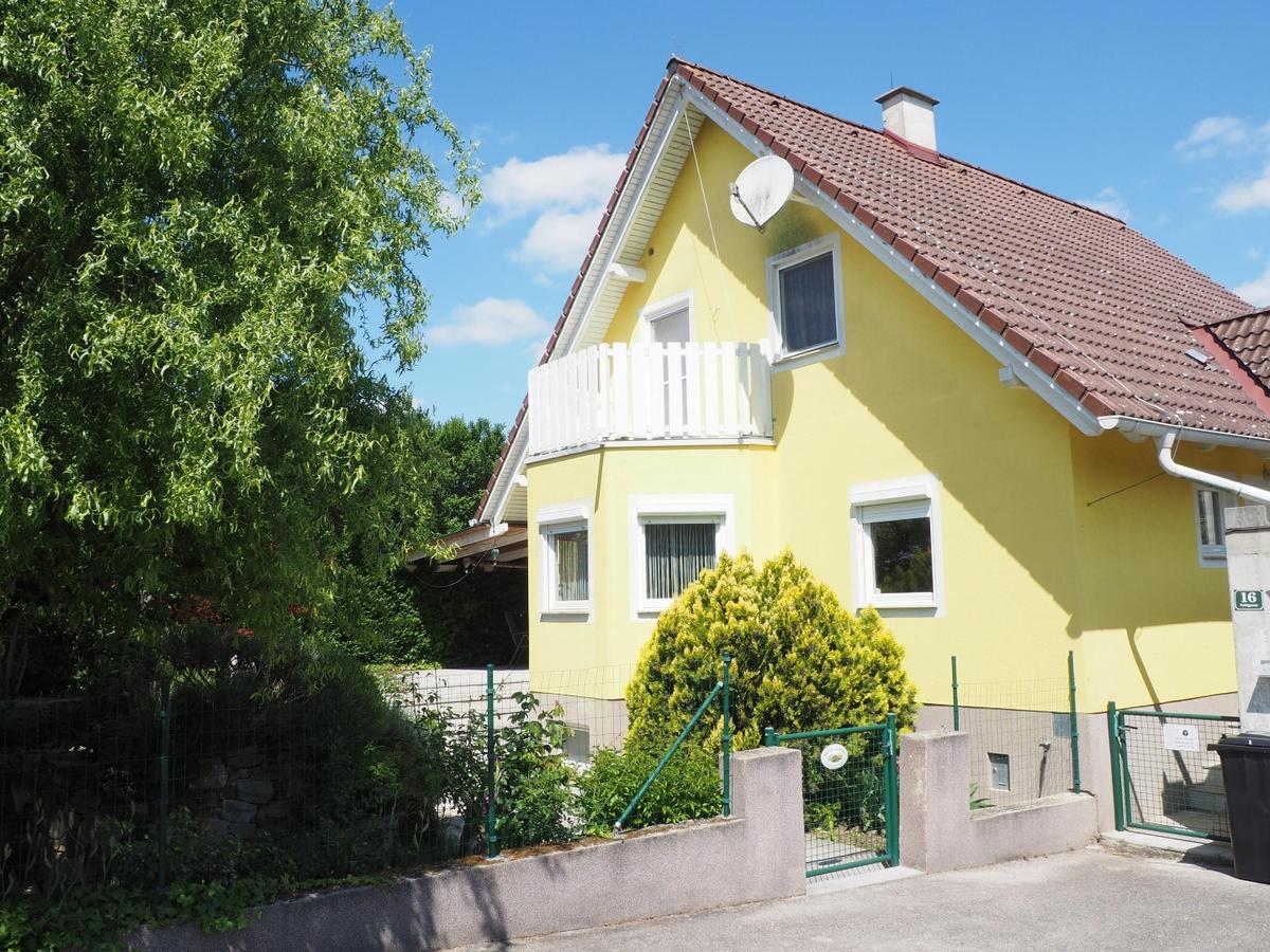 Hausansicht - Einfahrt