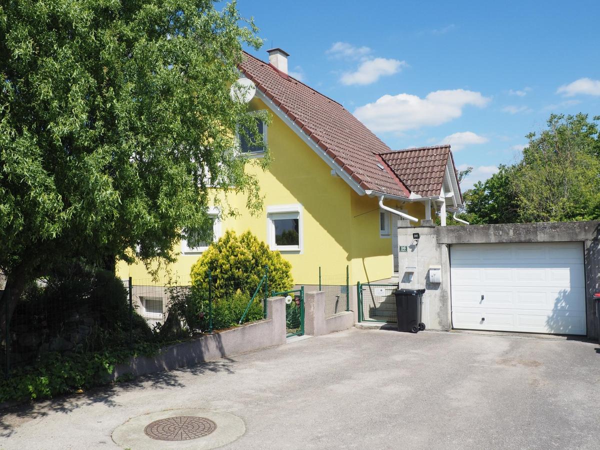 Hausansicht - Einfahrt
