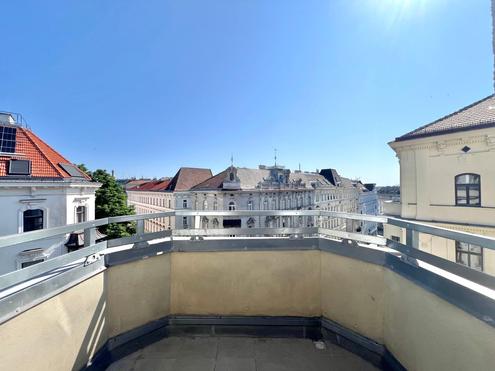 360° TOUR // GENERALSANIERTE ALTBAUWOHNUNG	.