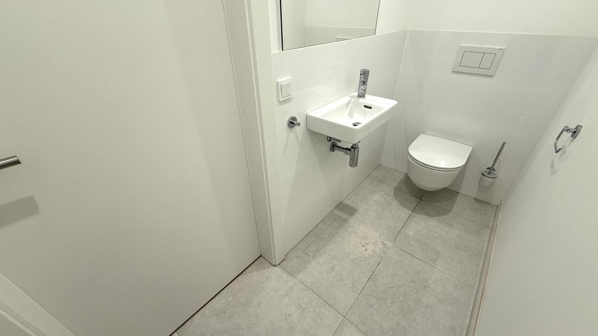 WC mit Waschbecken