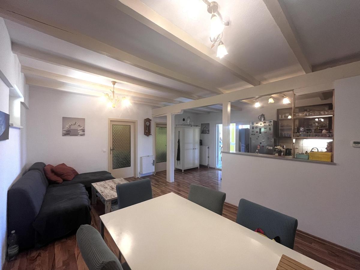 12 Bungalow 1 - Wohnzimmer