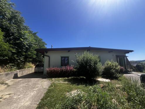 "Goßflächiges Grundstück mit 2 Bungalowbauten und herrlichem Ausblick"