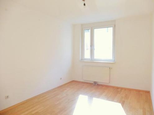 Breitenfelder Gasse: 3-Zimmer Neubauwohnung mit 7m Balkon und 2 WCs