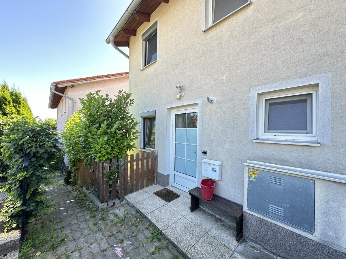 28 Eingangsbereich